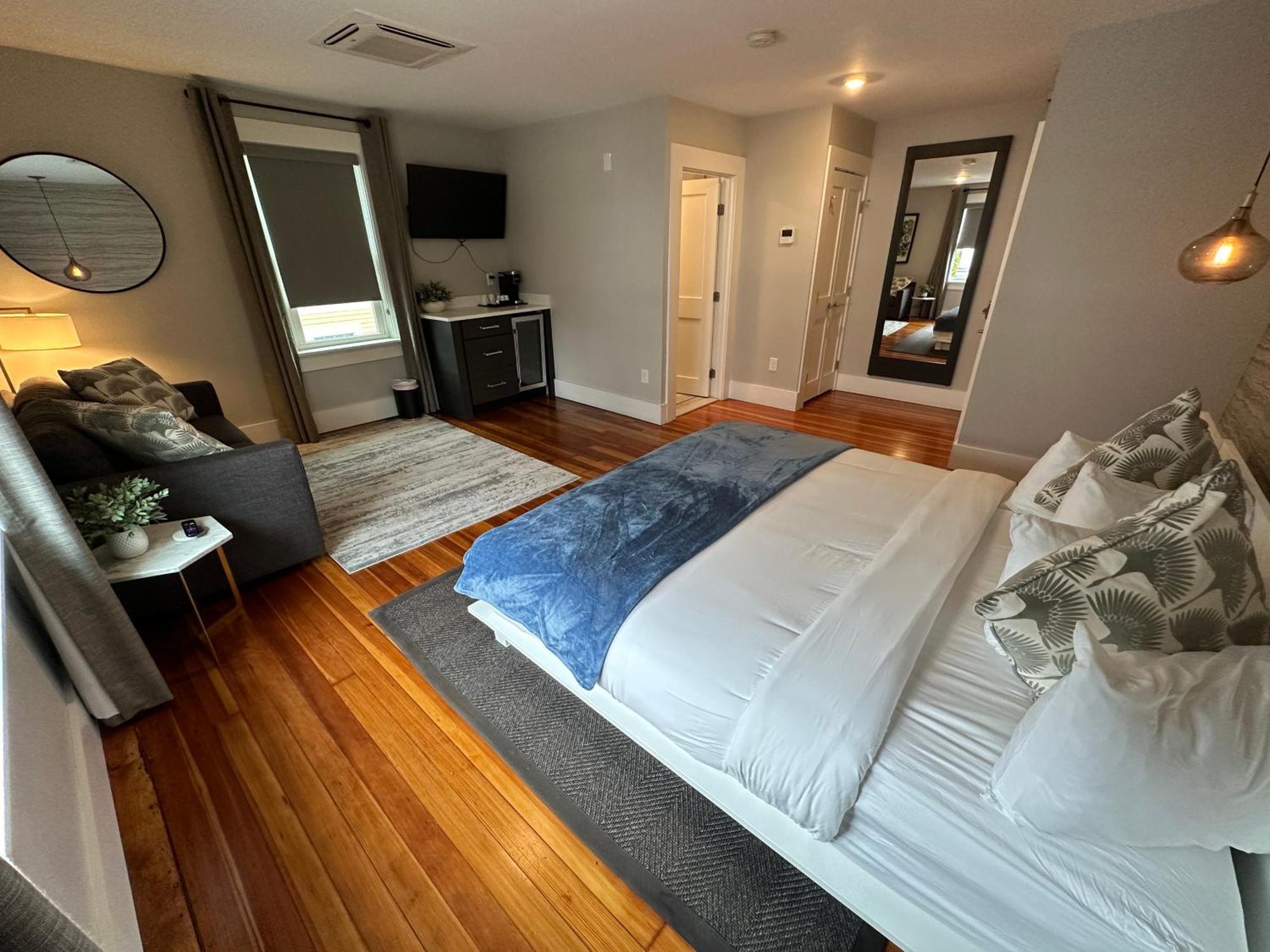 Entire Modern 7 Unit 7 Bath Boutique Inn Ньюпорт Экстерьер фото