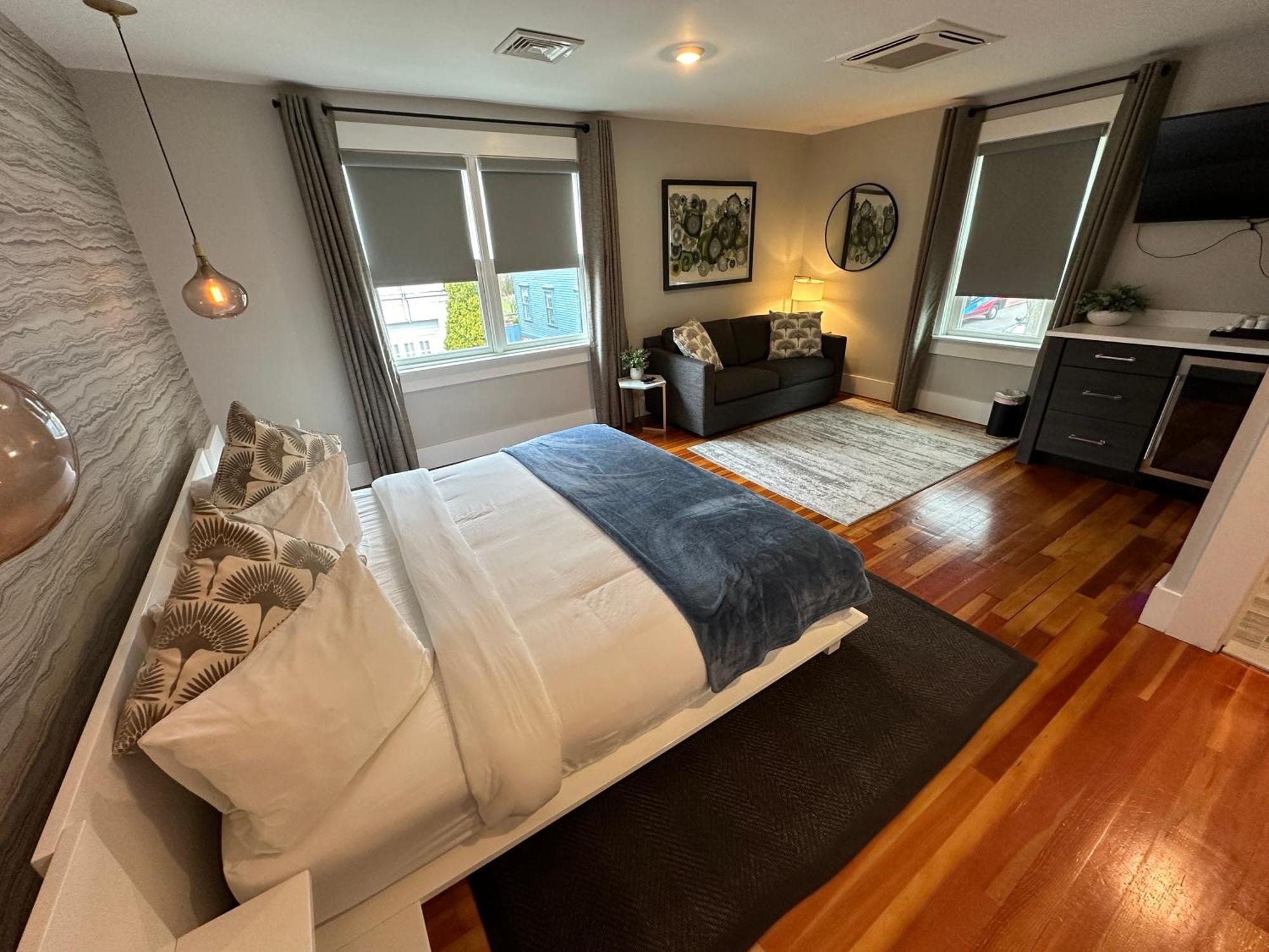 Entire Modern 7 Unit 7 Bath Boutique Inn Ньюпорт Экстерьер фото