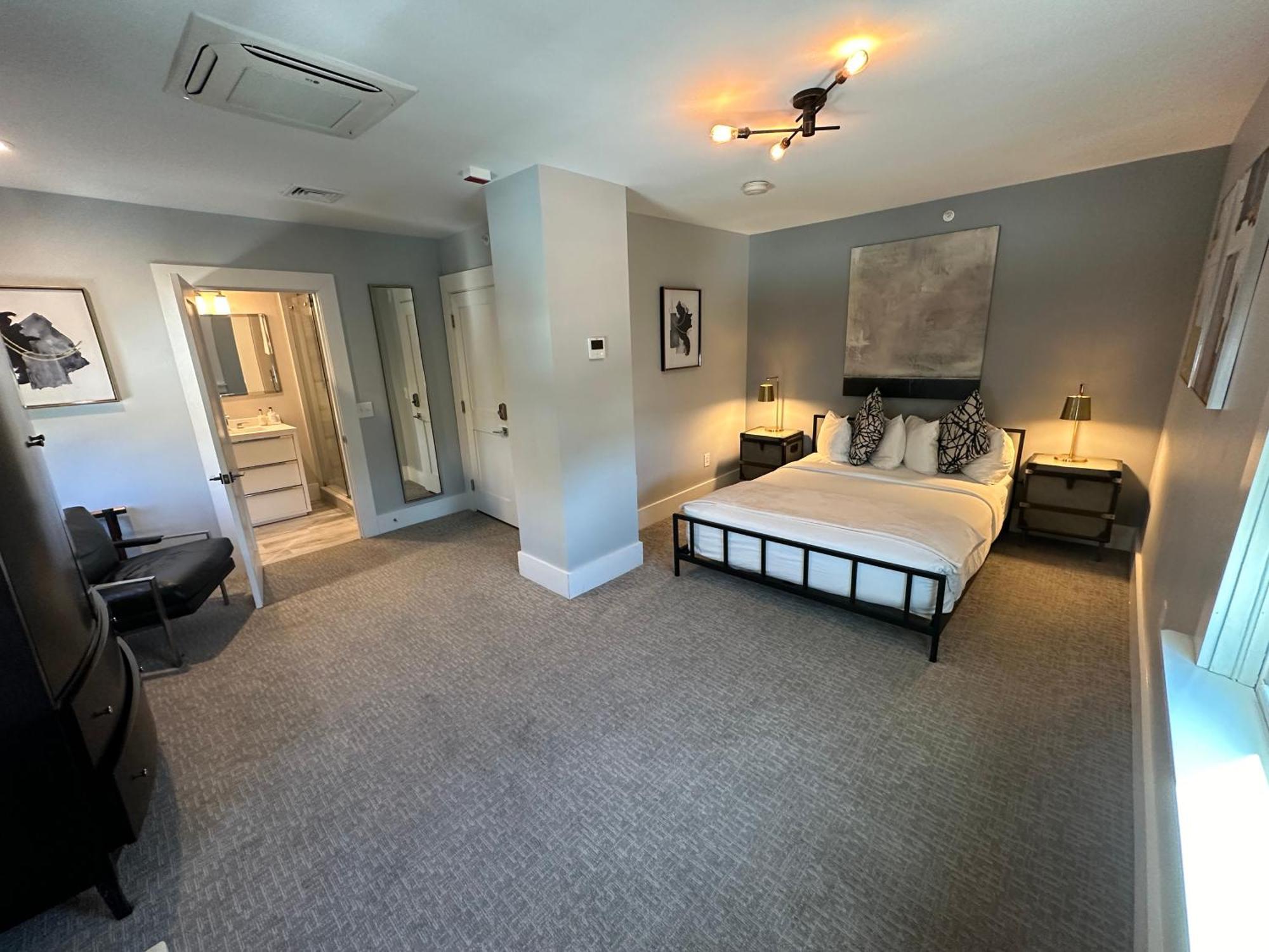 Entire Modern 7 Unit 7 Bath Boutique Inn Ньюпорт Экстерьер фото