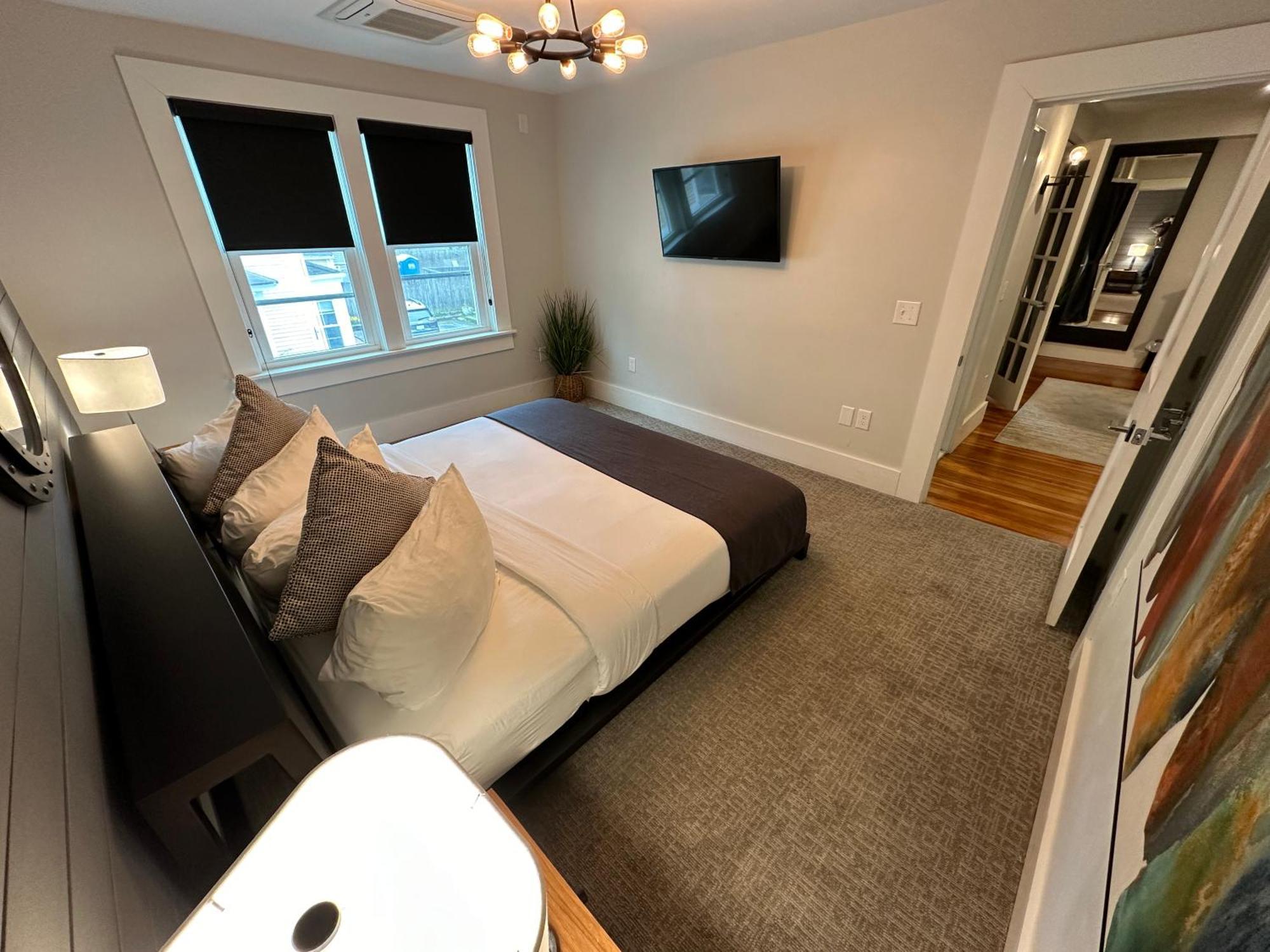Entire Modern 7 Unit 7 Bath Boutique Inn Ньюпорт Экстерьер фото